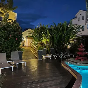 Douglas House *** Cayo Hueso